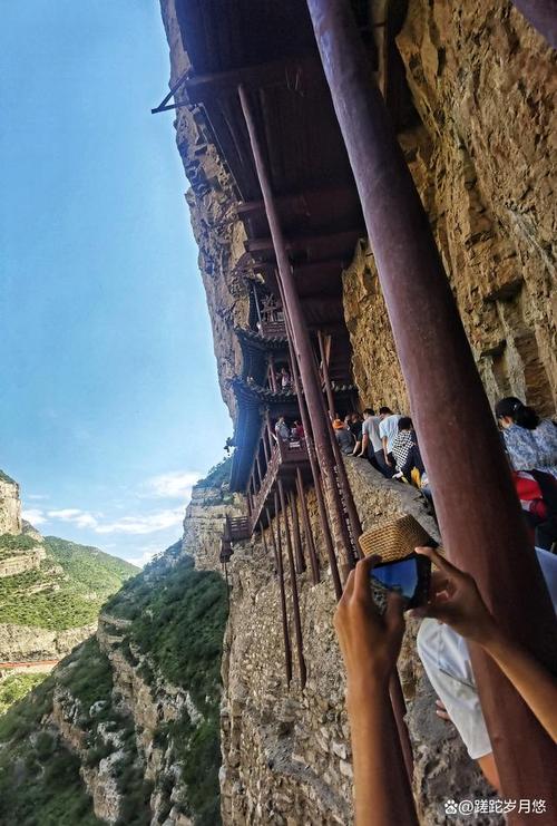 悬空寺在恒山上吗_悬空寺一年摔死多少人